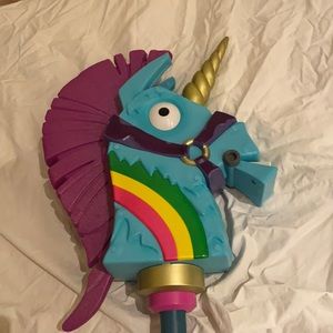 Fortnite piñata ax